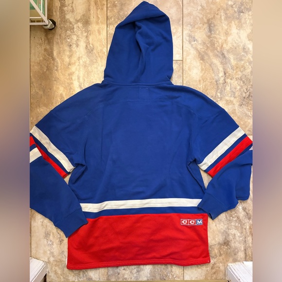 New York Rangers Hockey Style Front Pocket Pullover Hoodie CCM NHL Mens Size L - Picture 4 of 8